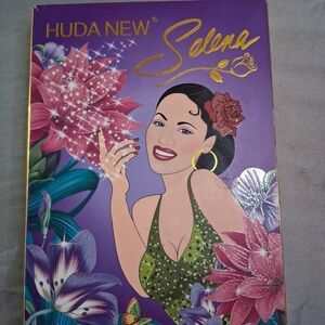 Huda New Selena Makeup Palette